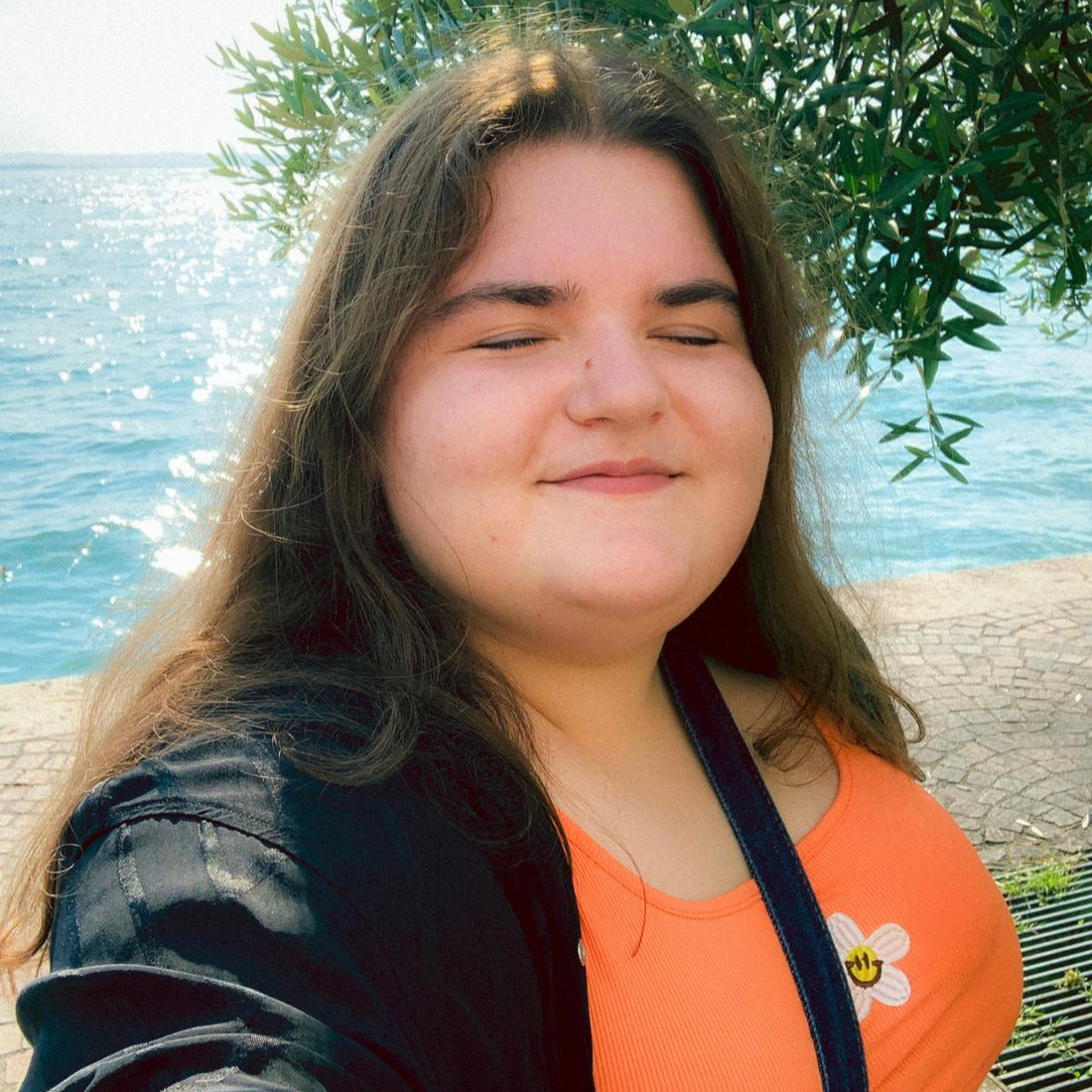 Evelina, graphic designer at Lebubè, an Italian brand of hybrid cosmetics and Halal makeup that is also vegan and natural.