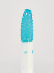 Lebubè Lip Oil and Balm Azure, extra focus front view of the brush. Vegan, hydrating and repairing lip treatment for dry lips.