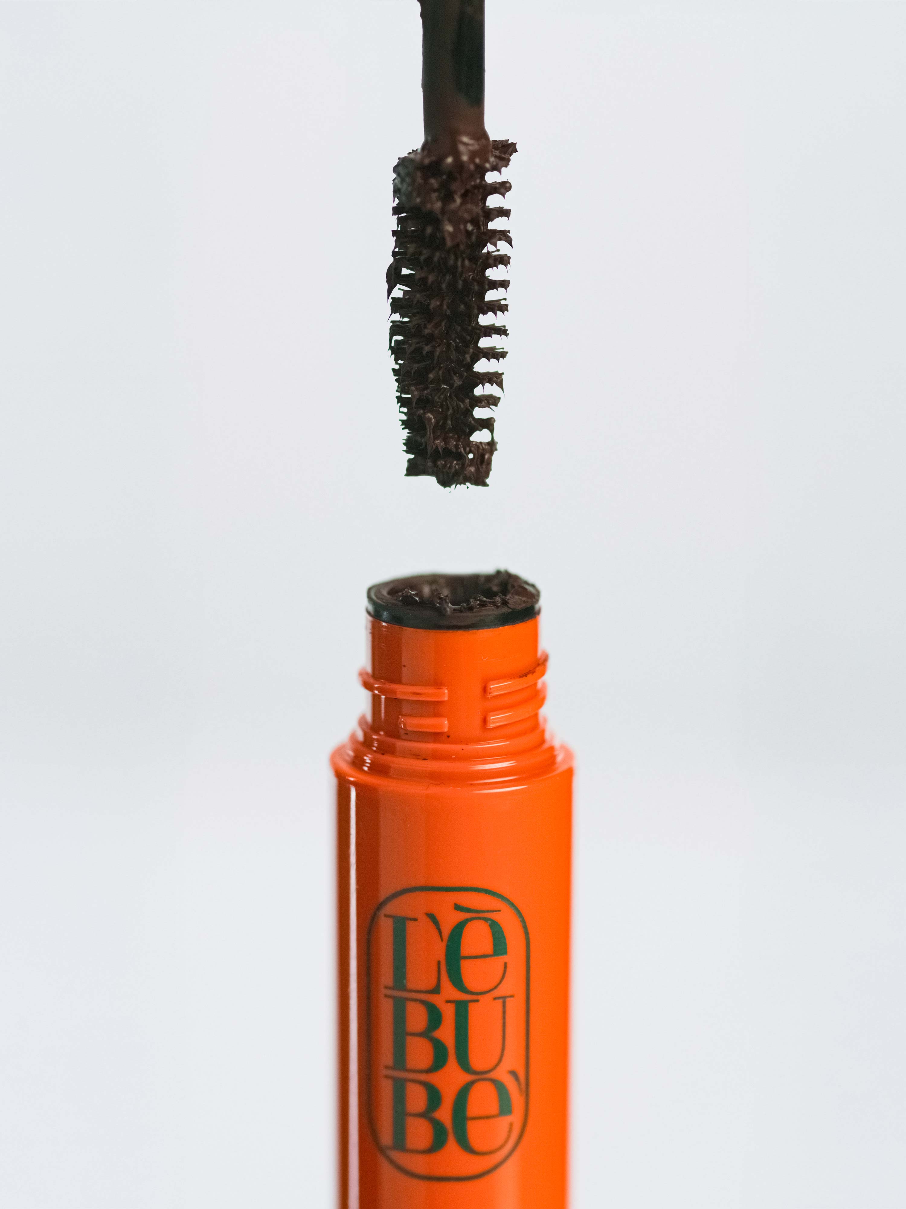 Brown Mascara Doesn't Look Right? 7 Common Problems