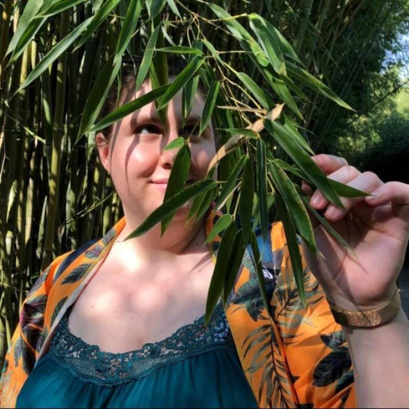 Camilla, editor at Lebubè, a brand of hybrid cosmetics made in Italy and Halal, inclusive vegan and natural makeup.