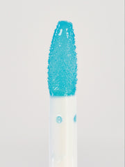 Lebubè Lip Oil and Balm Azure, extra focus front view of the brush. Vegan, hydrating and repairing lip treatment for dry lips.