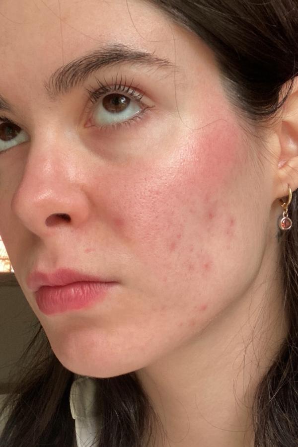 Lebubè co-founder Mirta wearing two Lip and Cheek shades Vintage Rose and Rubia Rose for a custom hue